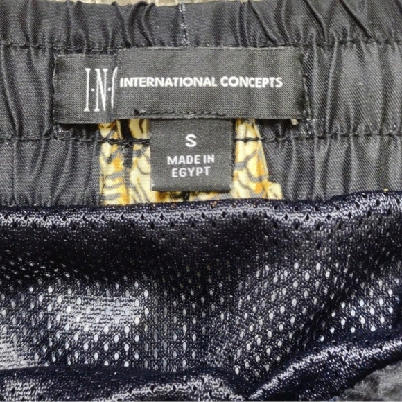 Black swimsuit with tigers, Men's Small - Picture 2 of 5